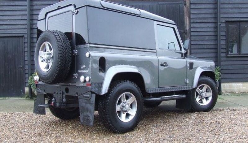 LAND ROVER DEFENDER 90